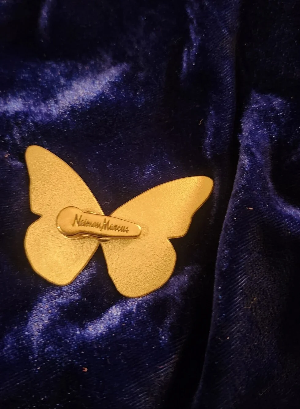 N/A elegant gold